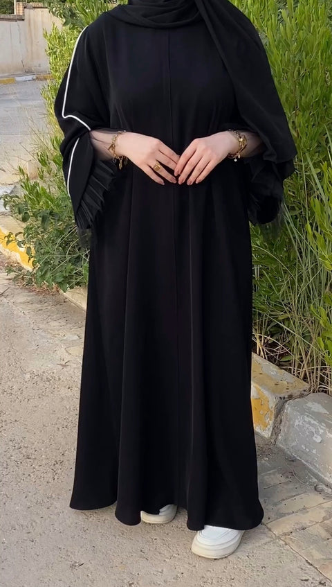 عباية خط أبيض